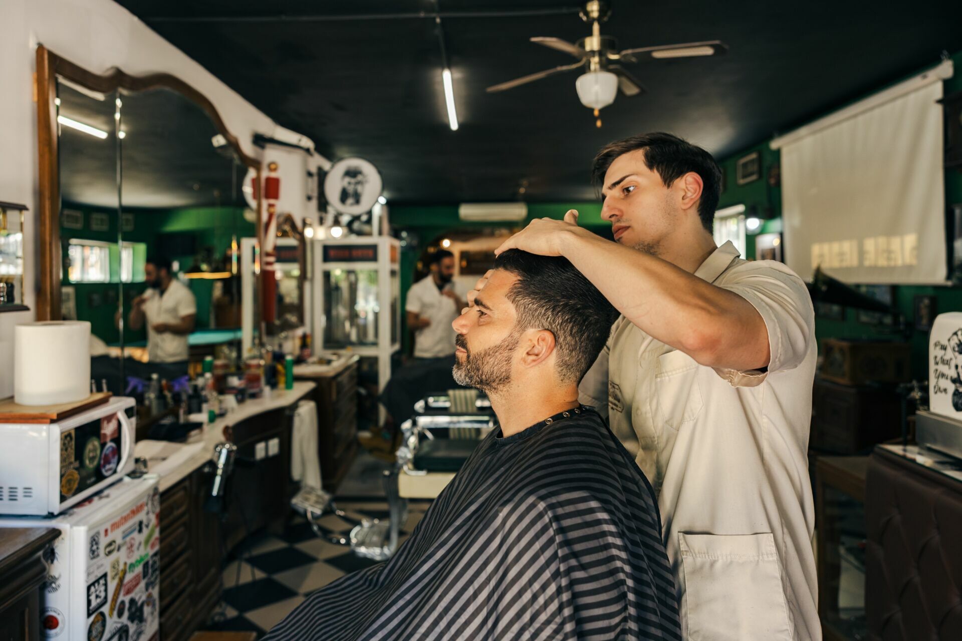 Foto Casar no no alto de uma colina - Imagem 0