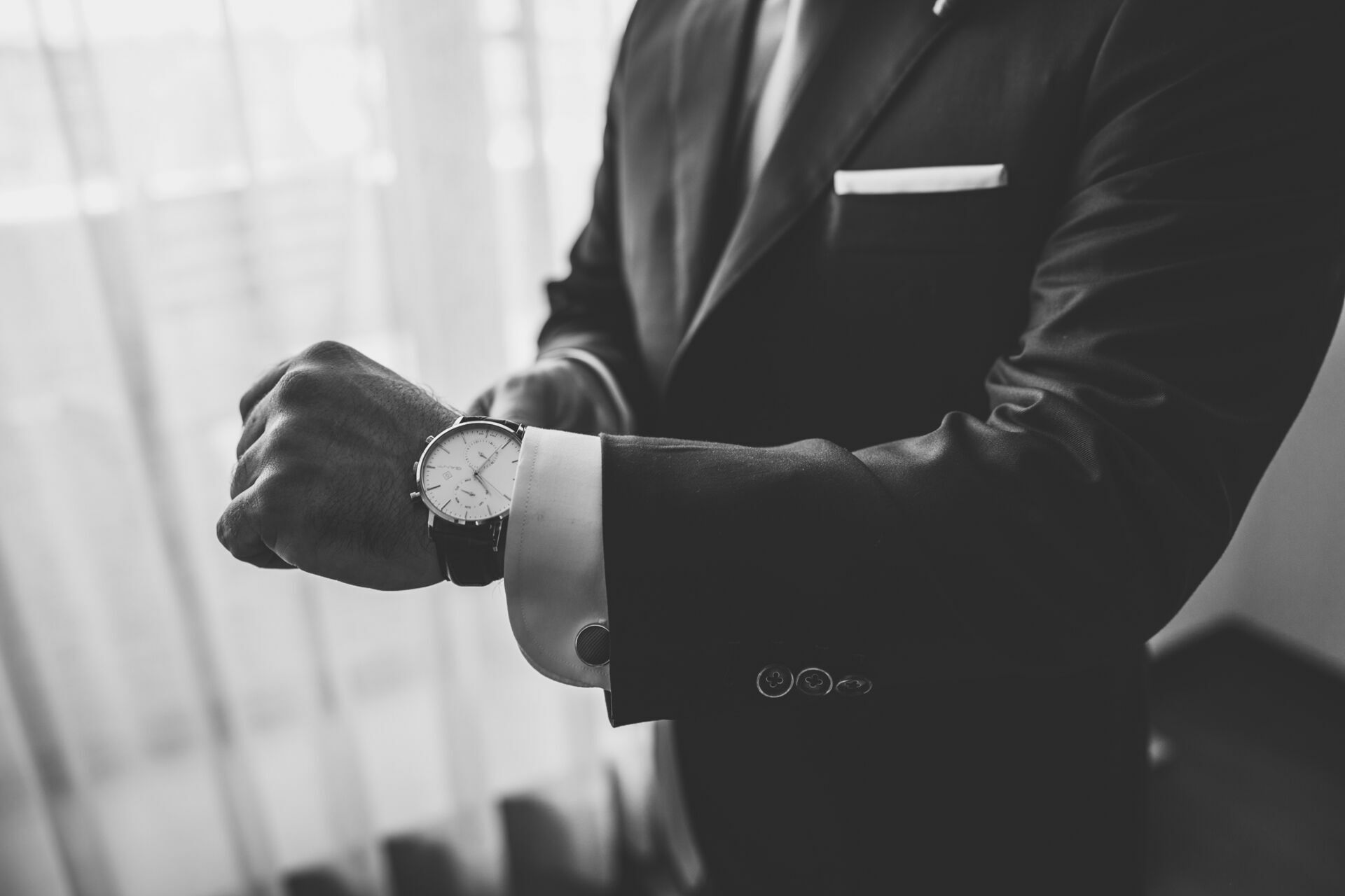 Foto Casar no no alto de uma colina - Imagem 6